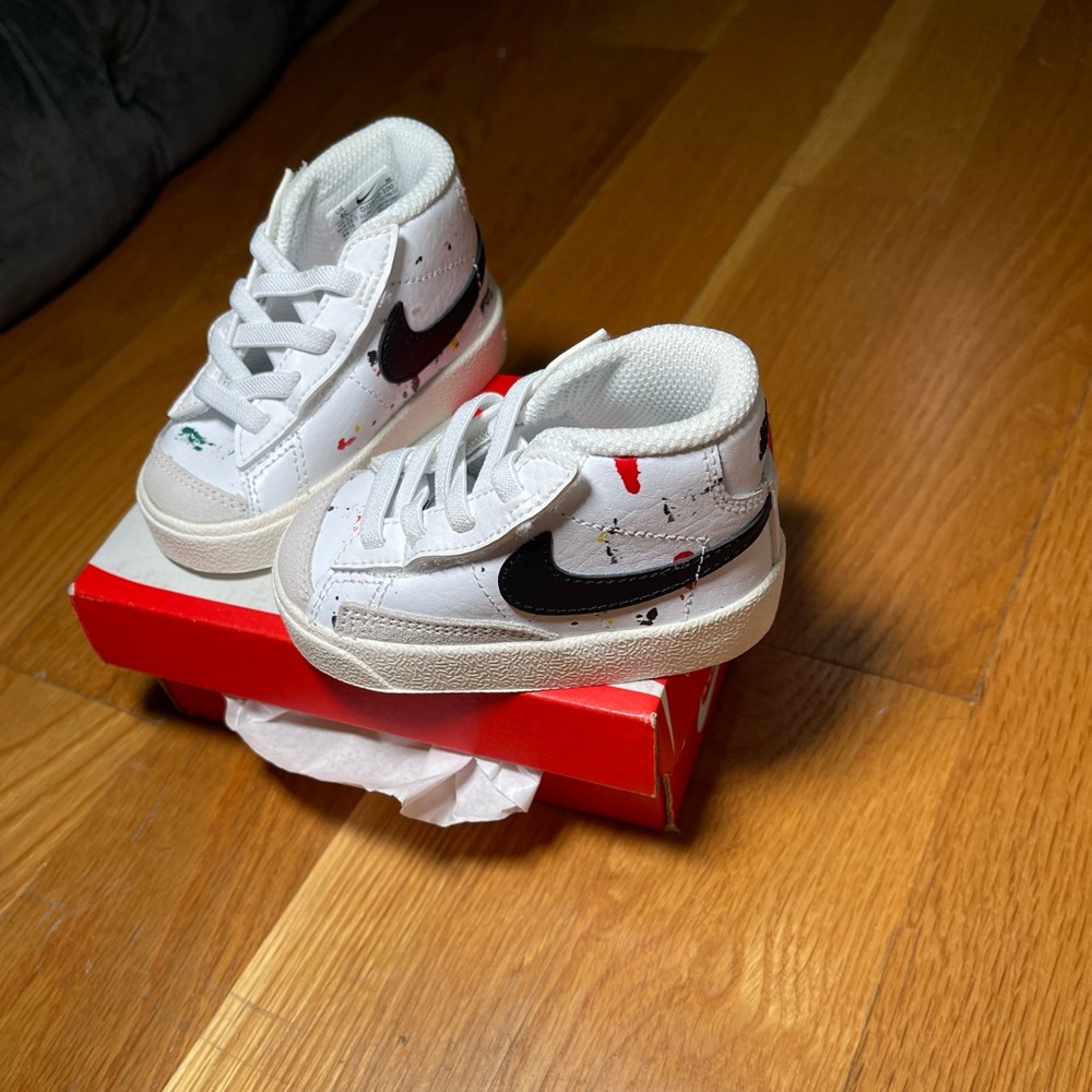 Size 4c baby blazer mid ‘77 bb